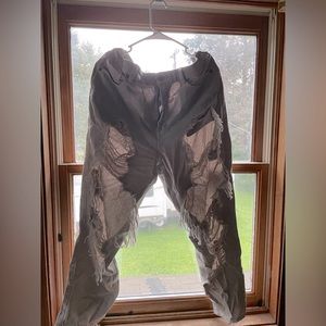 American Eagle ripped mom jeans size 16